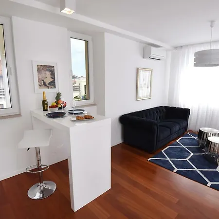 Penthouse Niko Apartment *